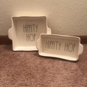 Rae Dunn Hippity Hop pans